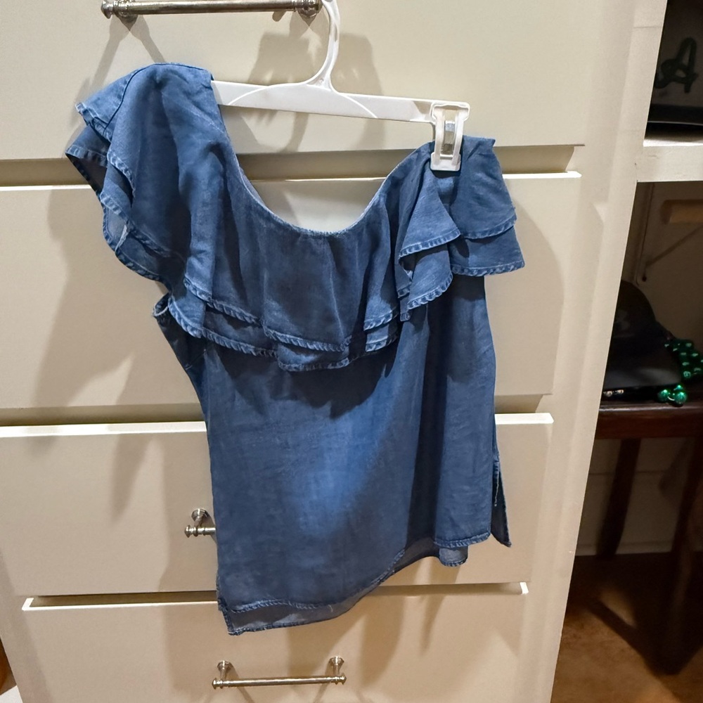 VENUS Asymmetrical Ruffled Blue Sleeveless Blouse